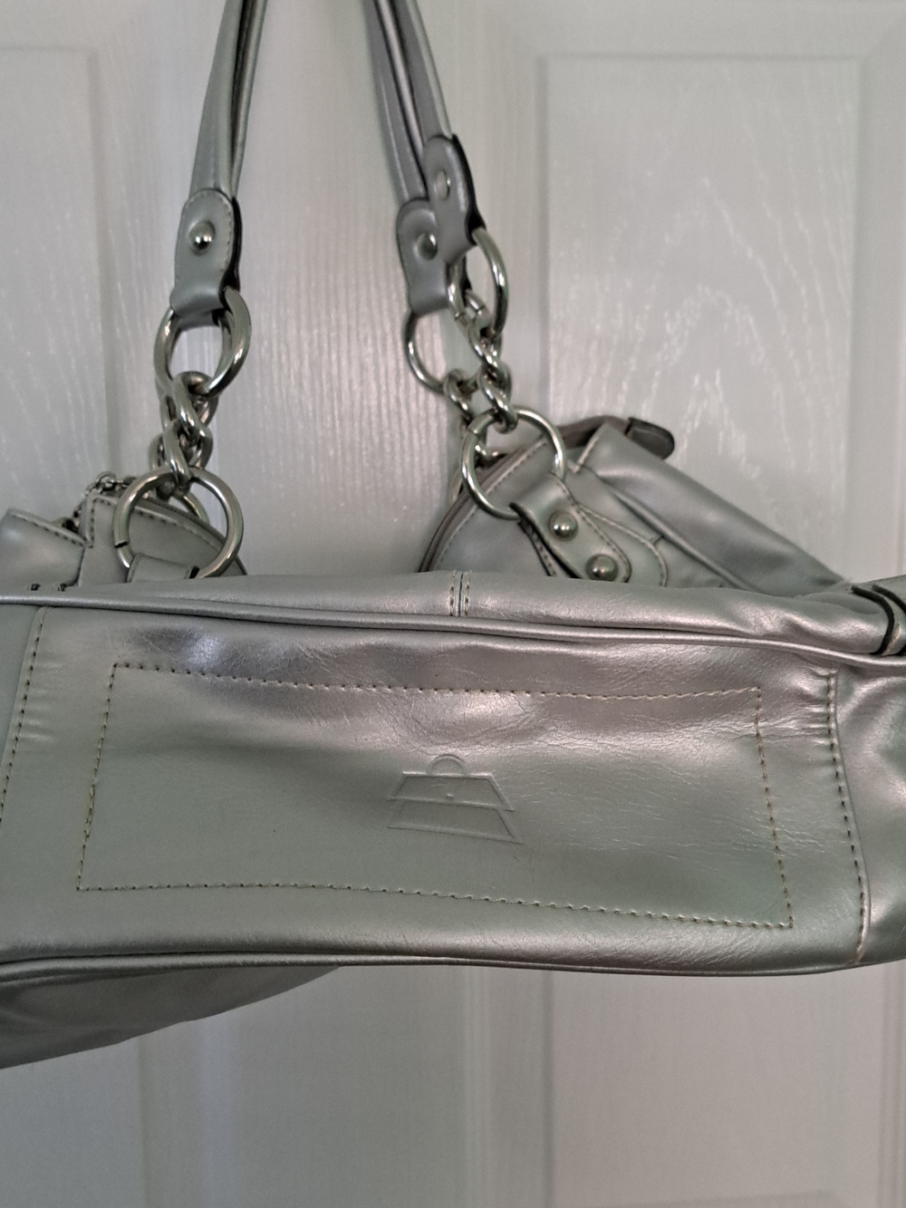 Kathy Van Zeeland Silver Metallic Shoulder Bag - Picture 7 of 7